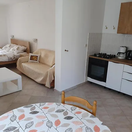 Apartment In Mit Terrasse Und Garten *